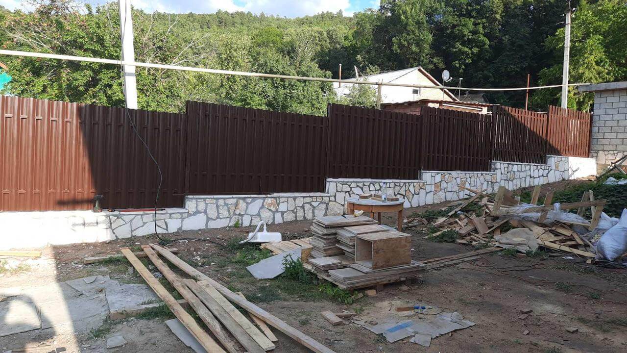 забор из штакетника шоколад двухсторонний фото1 в Брянске