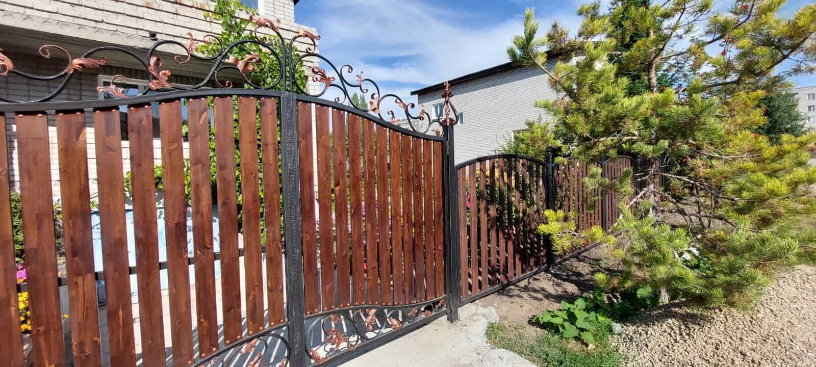 забор из штакетника каштан красный фото1 в Брянске
