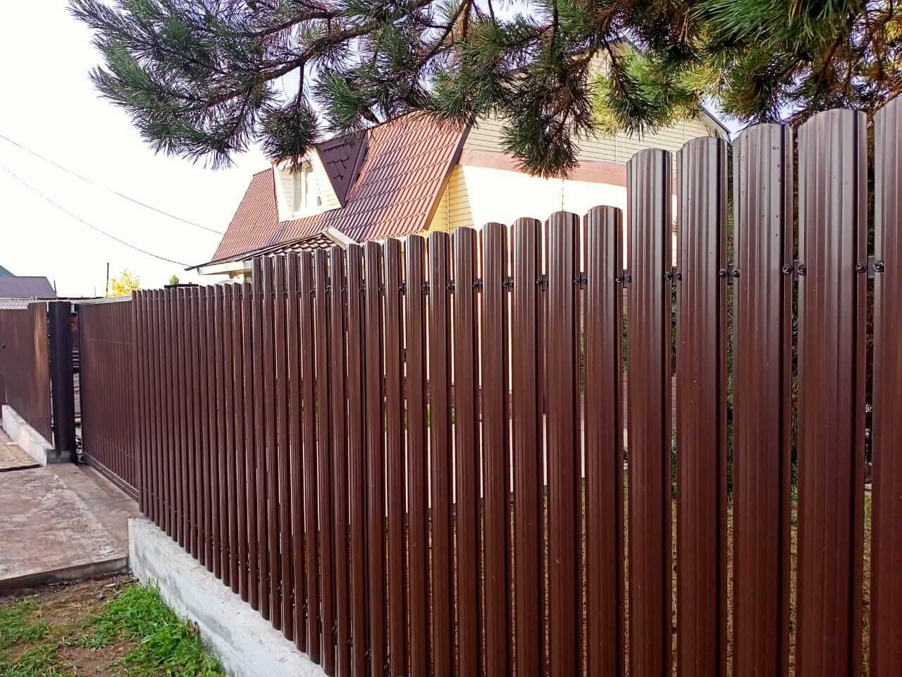 забор из штакетника шоколад фото1 в Брянске