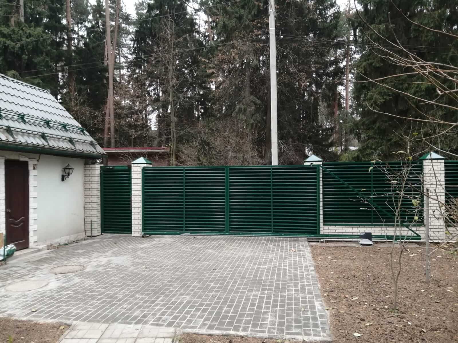 Забор-жалюзи с ламелями ЭКО-Z Зеленый Мох фото2 в Брянске