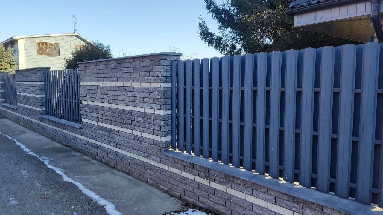 забор из штакетника RAL7024/7024 Серый графит двусторонний фото2 в Брянске