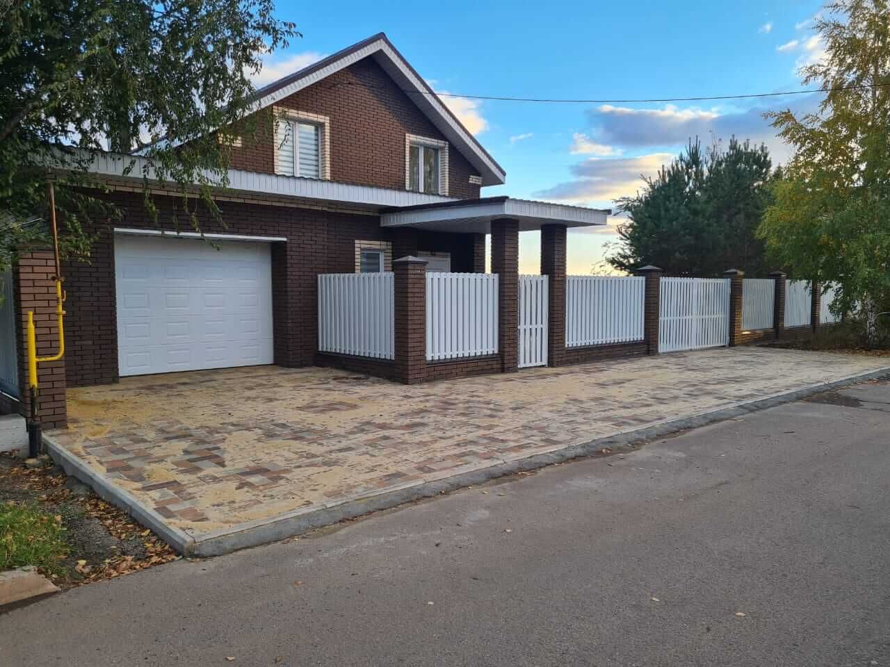 Забор из полукруглого штакетника 33м RAL9003 Белый фото 3 в Брянске