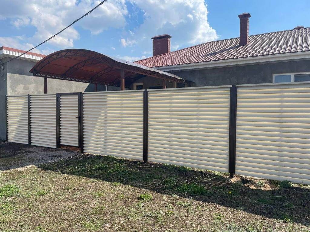Забор из ламелей Еврожалюзи 25м RAL1015/1015 Слоновая Кость двусторонний фото 5 в Брянске