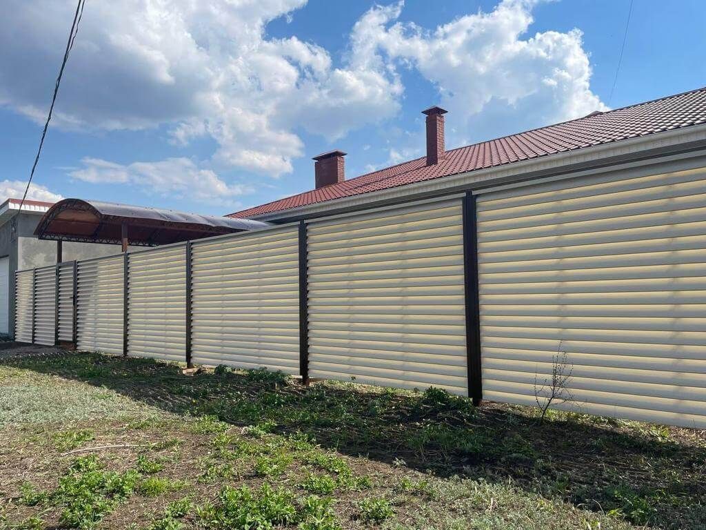 Забор из ламелей Еврожалюзи 25м RAL1015/1015 Слоновая Кость двусторонний в Брянске