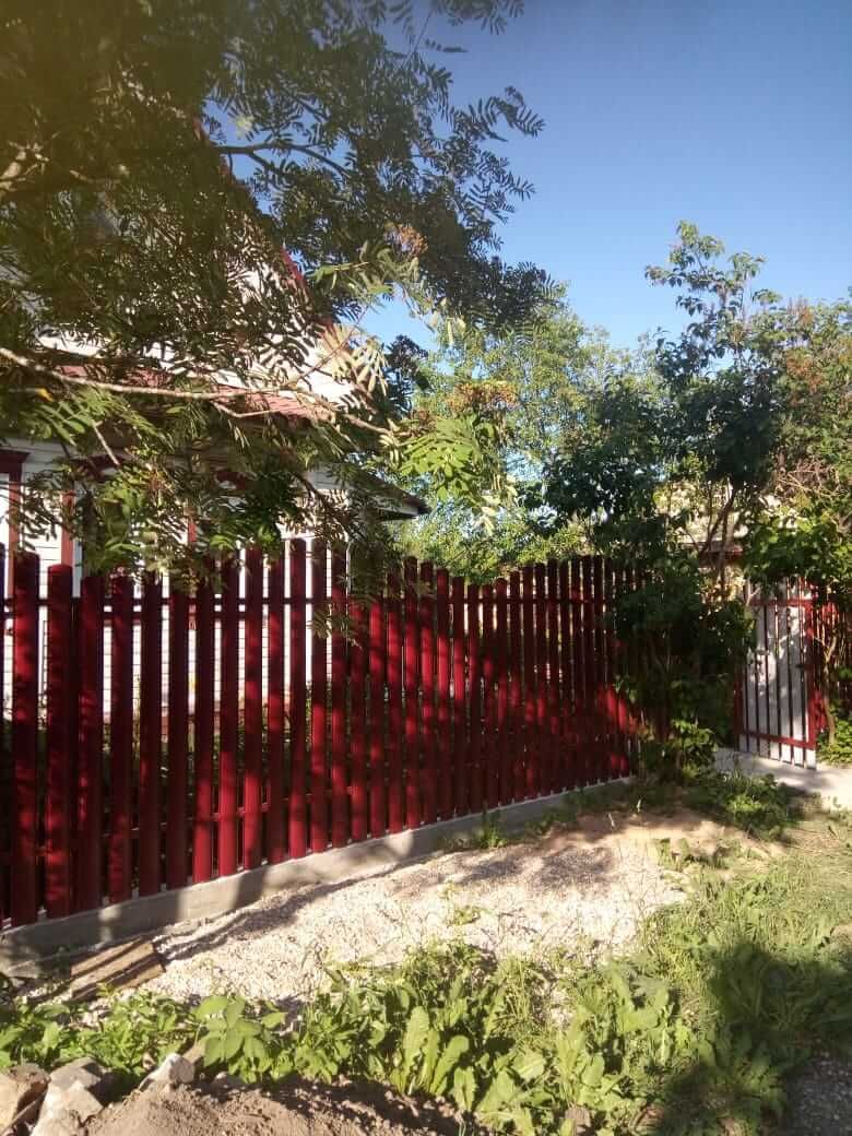 Забор из фигурного штакетника 21м RAL3005 Красное Вино фото 1 в Брянске
