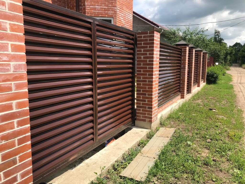 Забор из ламелей ЭКО-Z усиленных 25м RAL8017/8017 Шоколад двусторонний фото 6 в Брянске