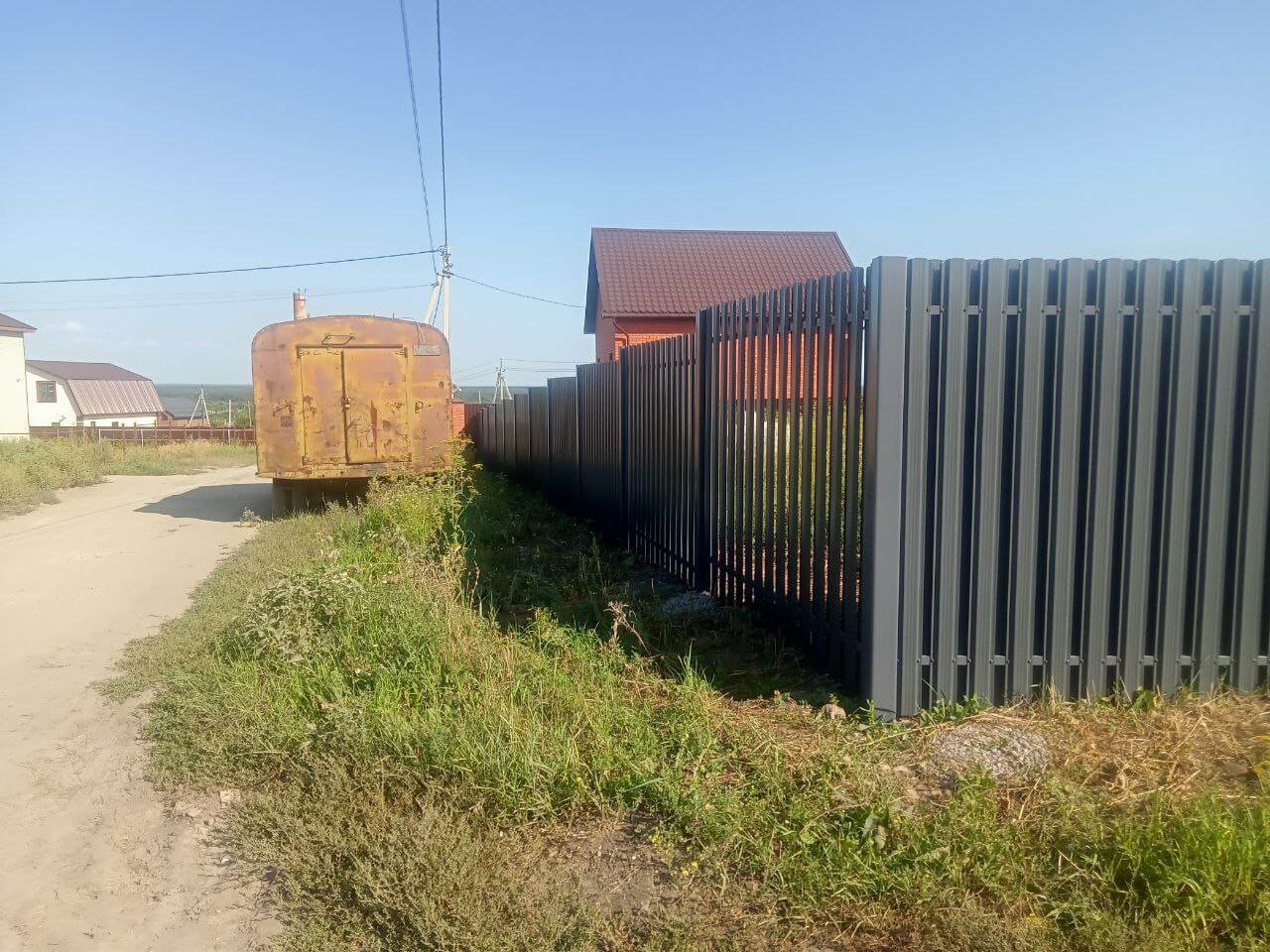 Забор из евроштакетника 21м RAL7024/7024 Серый Графит двусторонний фото 2 в Брянске