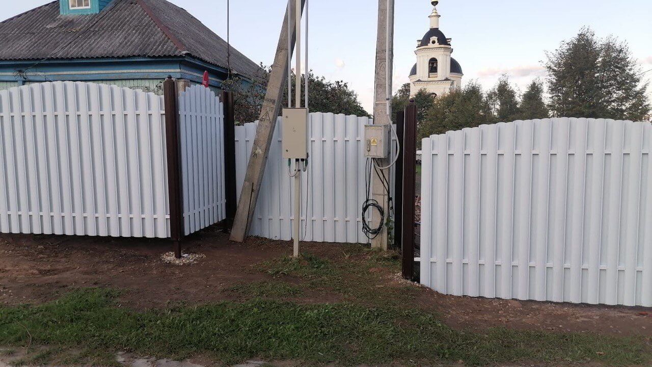 Забор из евроштакетника 24м RAL9003/9003 Белый двухсторонний фото 3 в Брянске