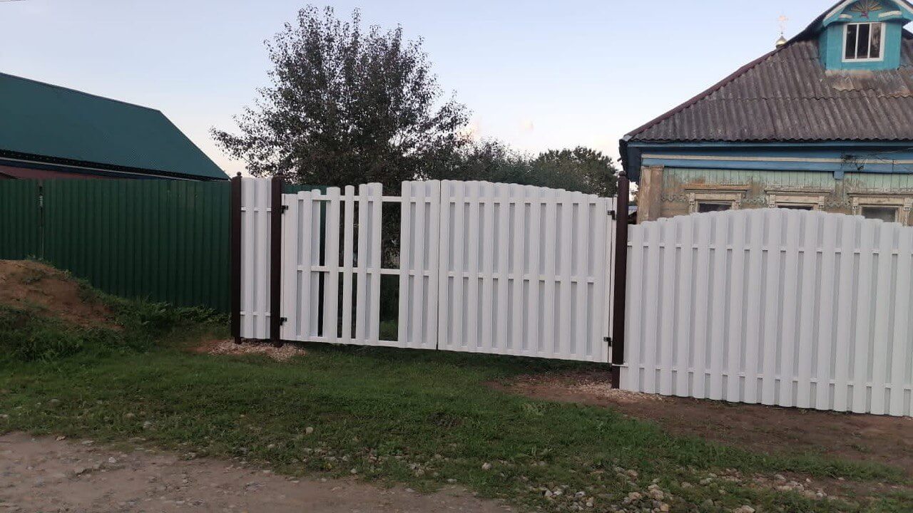Забор из евроштакетника 24м RAL9003/9003 Белый двухсторонний фото 1 в Брянске