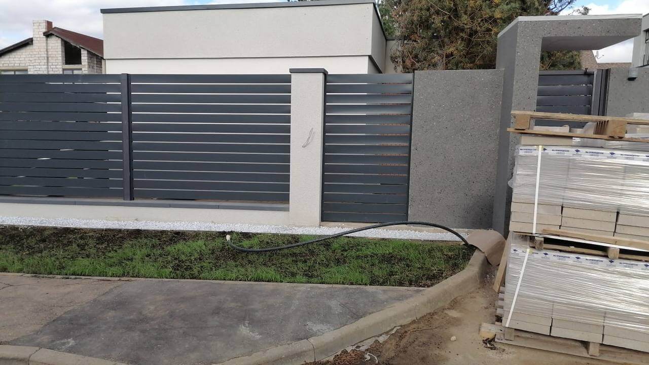Забор-ранчо из металлопланкена 36м RAL7024 Серый Графит фото 8 в Брянске