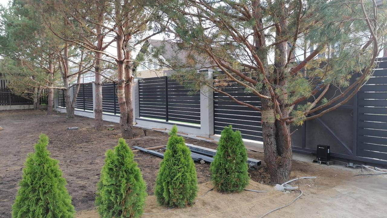 Забор-ранчо из металлопланкена 36м RAL7024 Серый Графит фото 6 в Брянске