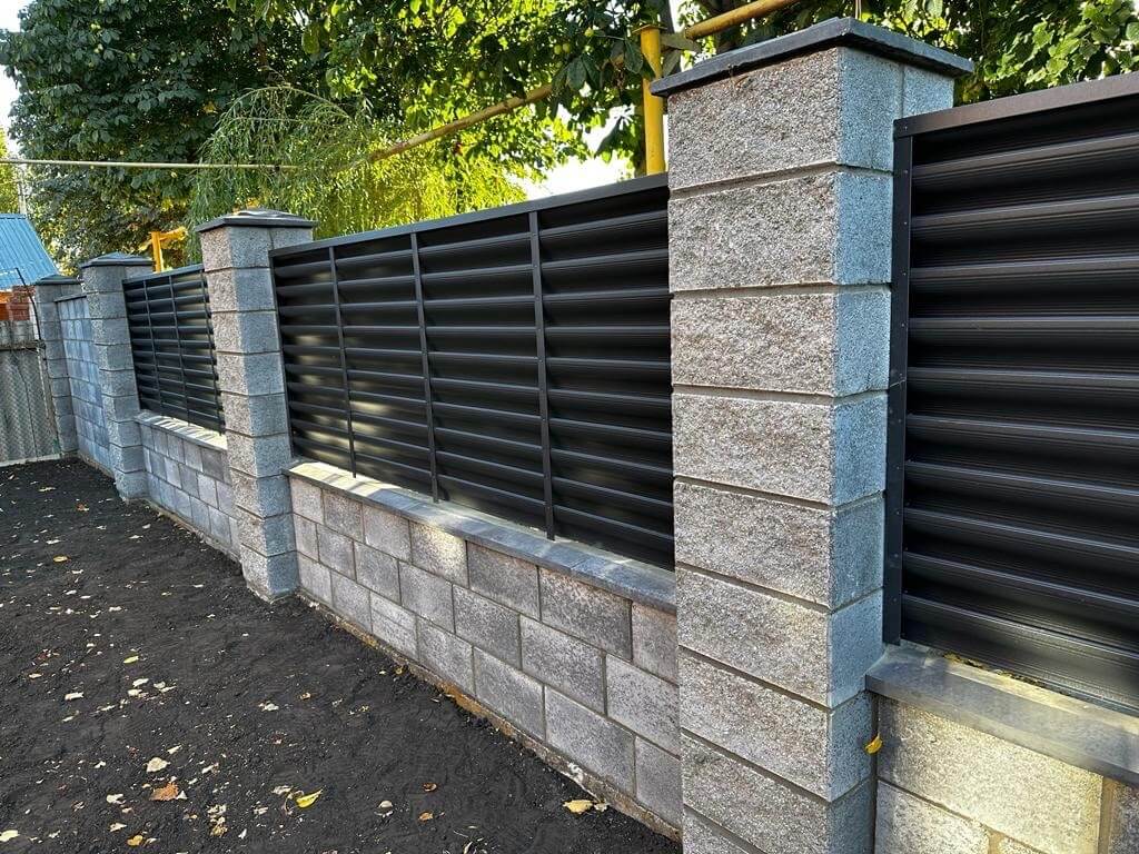 Забор-жалюзи 19м RAL7024/7024 Серый Графит двусторонний MATTE фото 6 в Брянске