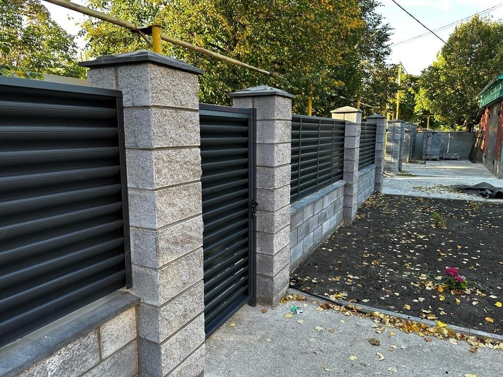Забор-жалюзи 19м RAL7024/7024 Серый Графит двусторонний MATTE фото 1 в Брянске