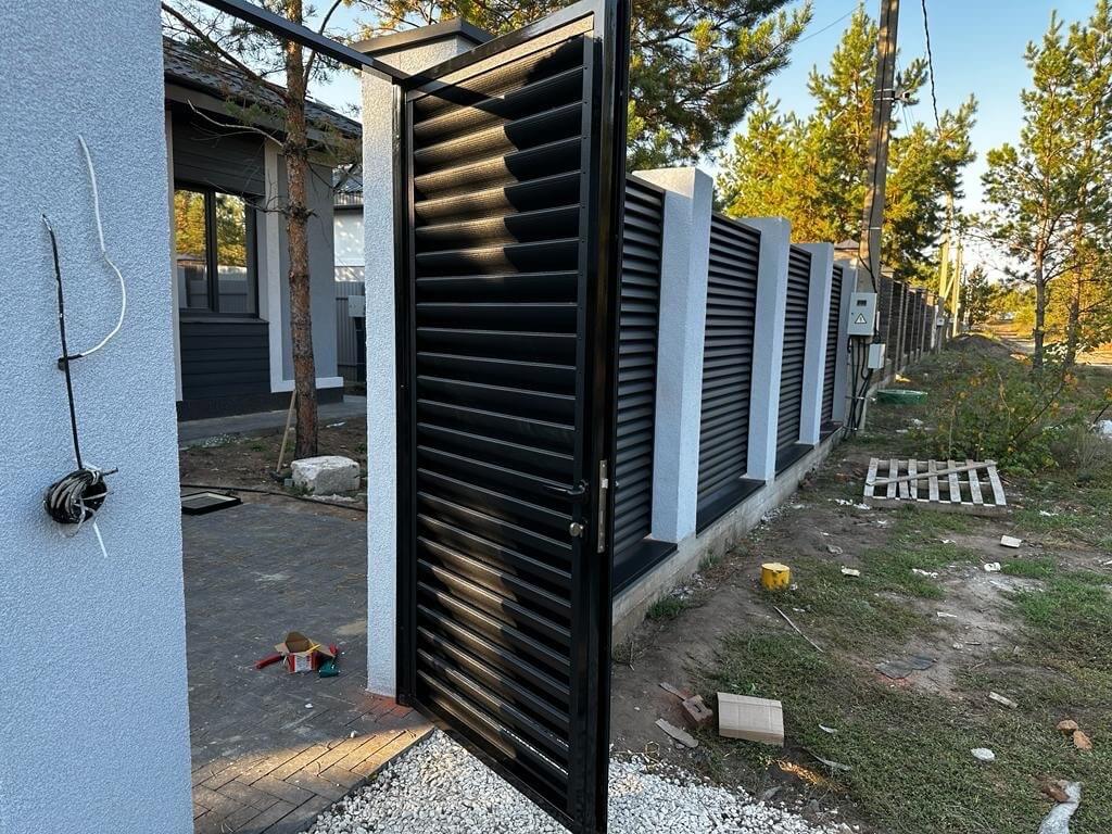 Забор-жалюзи 18м RAL9005/9005 Черный двухсторонний МАТТЕ фото 6 в Брянске