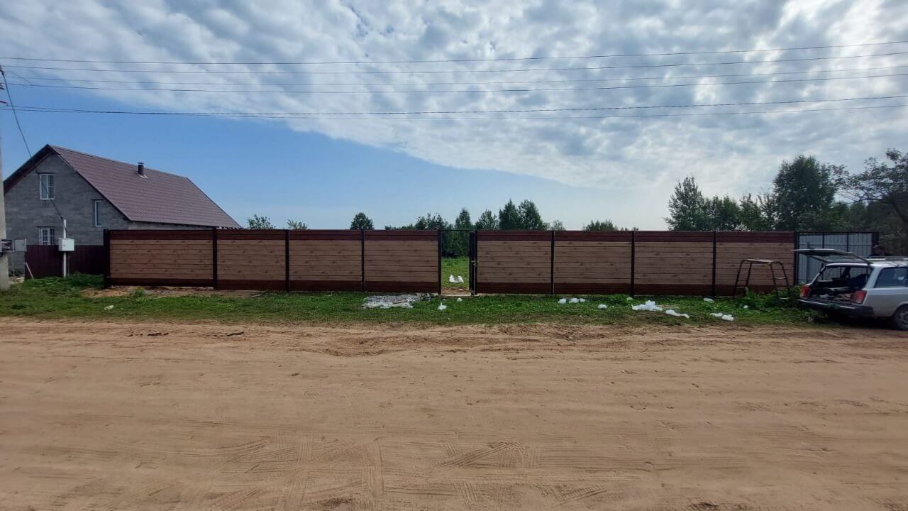 Забор из металлосайдинга Евро-Брус 34м Клен Светлый (SteelArt) + Темное Дерево (Printech) фото 3 в Брянске