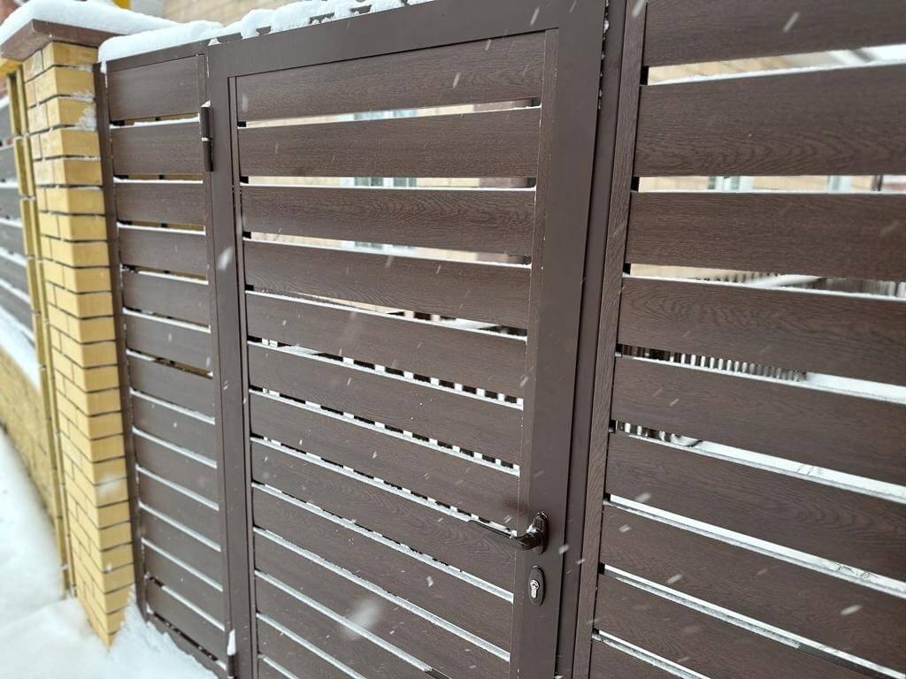 Забор-ранчо из металлопланкена 34м Мореный Дуб Printech фото 1 в Брянске