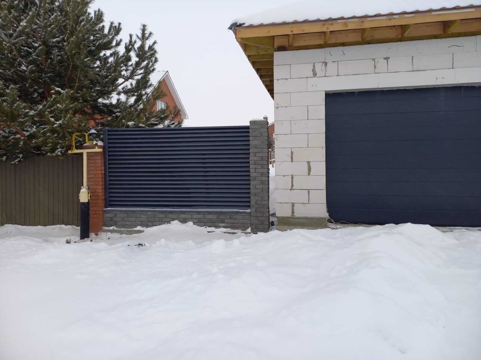Забор из ламелей еврожалюзи 41м RAL7024/7024 Серый Графит двусторонний фото 1 в Брянске
