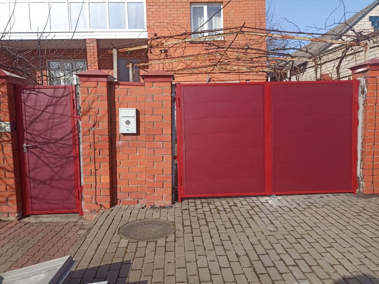 Ворота и калитка из металлопланкена 4м RAL3005 Красное Вино, Стальной Бархат в Брянске