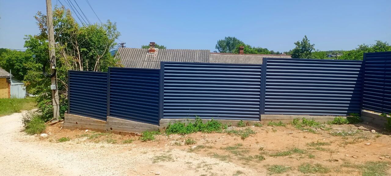 Забор-жалюзи из ламелей Еврожалюзи 53м RAL7024 Серый Графит МАТТЕ фото 6 в Брянске