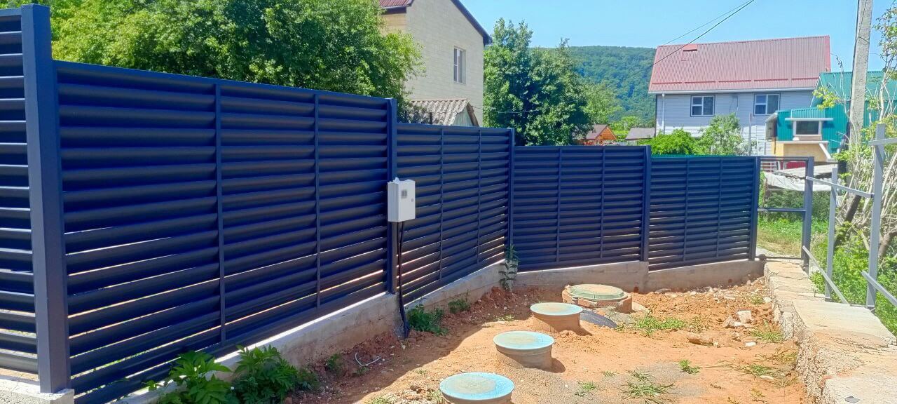 Забор-жалюзи из ламелей Еврожалюзи 53м RAL7024 Серый Графит МАТТЕ фото 2 в Брянске