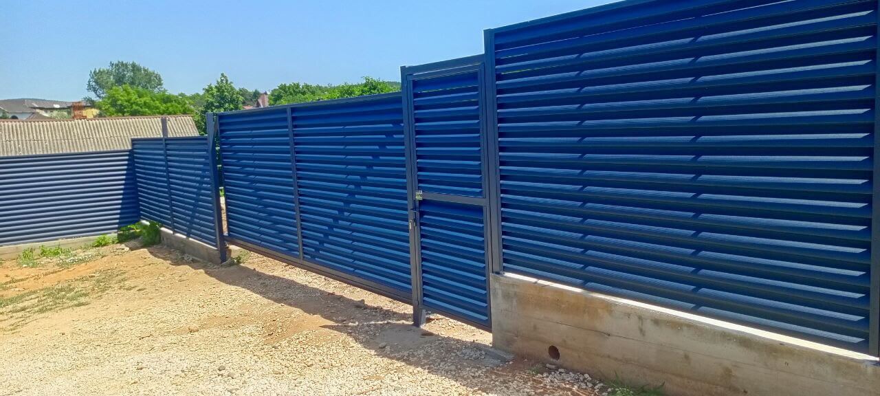 Забор-жалюзи из ламелей Еврожалюзи 53м RAL7024 Серый Графит МАТТЕ фото 15 в Брянске