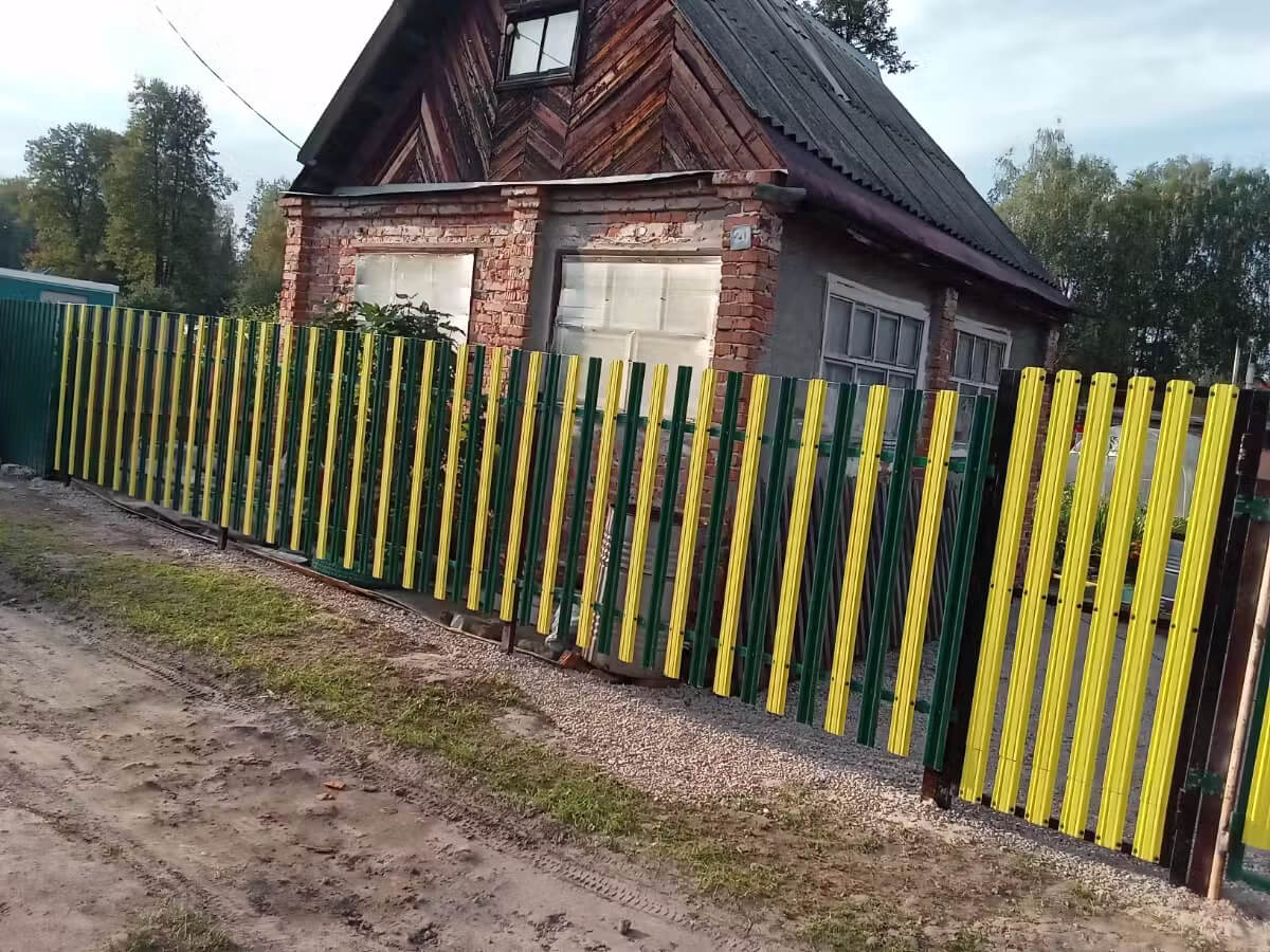 Забор из евроштакетника 13м RAL1018 Желтый фото 1 в Брянске