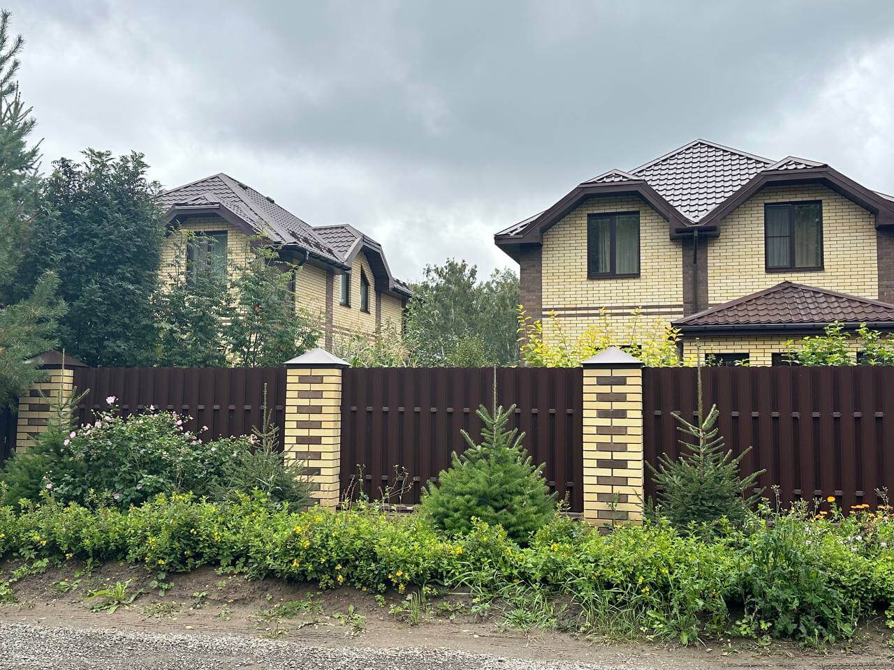 Забор из евроштакетника 24м RAL8017/8017 Шоколад двусторонний фото 1 в Брянске