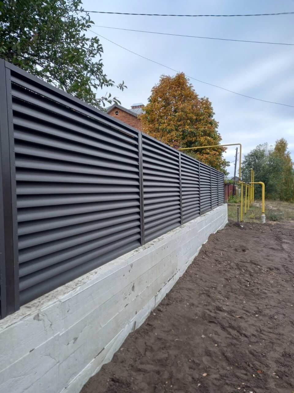Забор из ламелей еврожалюзи 34м RAL8019/8019 Темный Шоколад двусторонний МАТТЕ в Брянске
