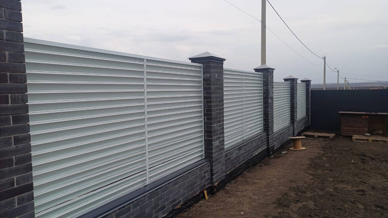 Забор-жалюзи из ламелей ЭКО-Z 94м RAL9003/9003 Белый двусторонний фото 1 в Брянске