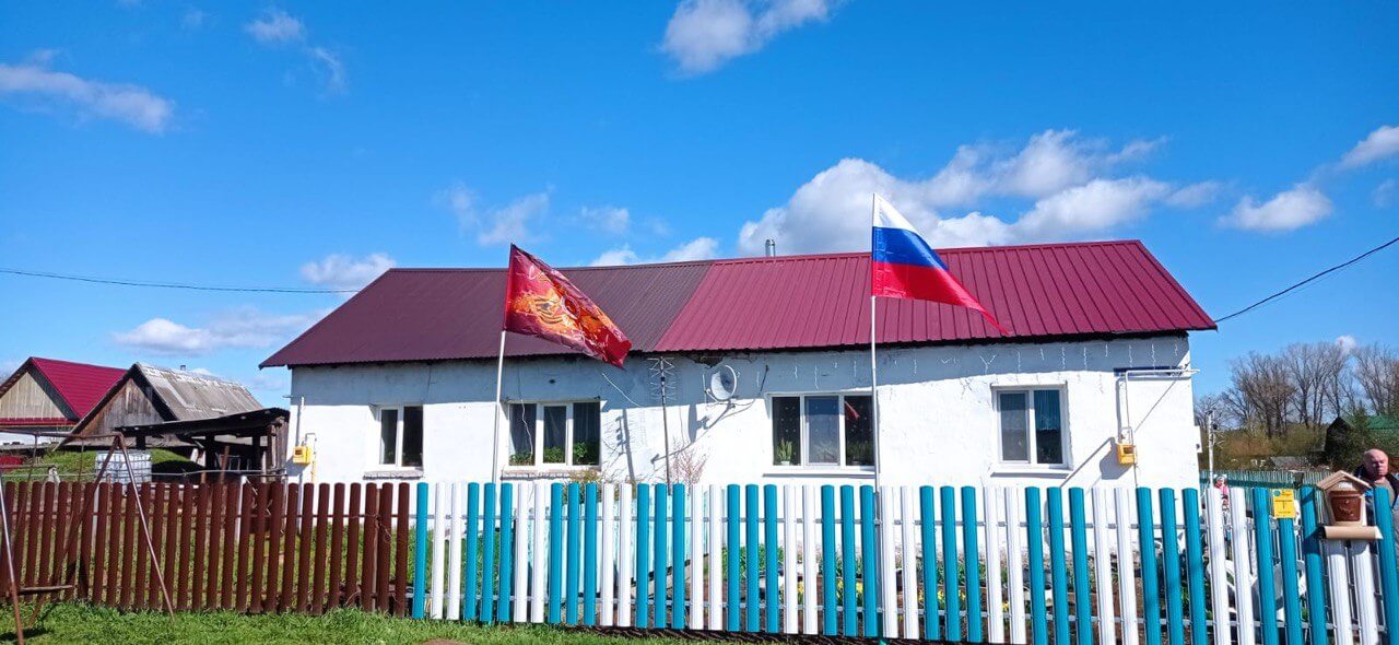 Забор из евроштакетника 16м RAL5021 Морская Волна, RAL9003 Белый в Брянске