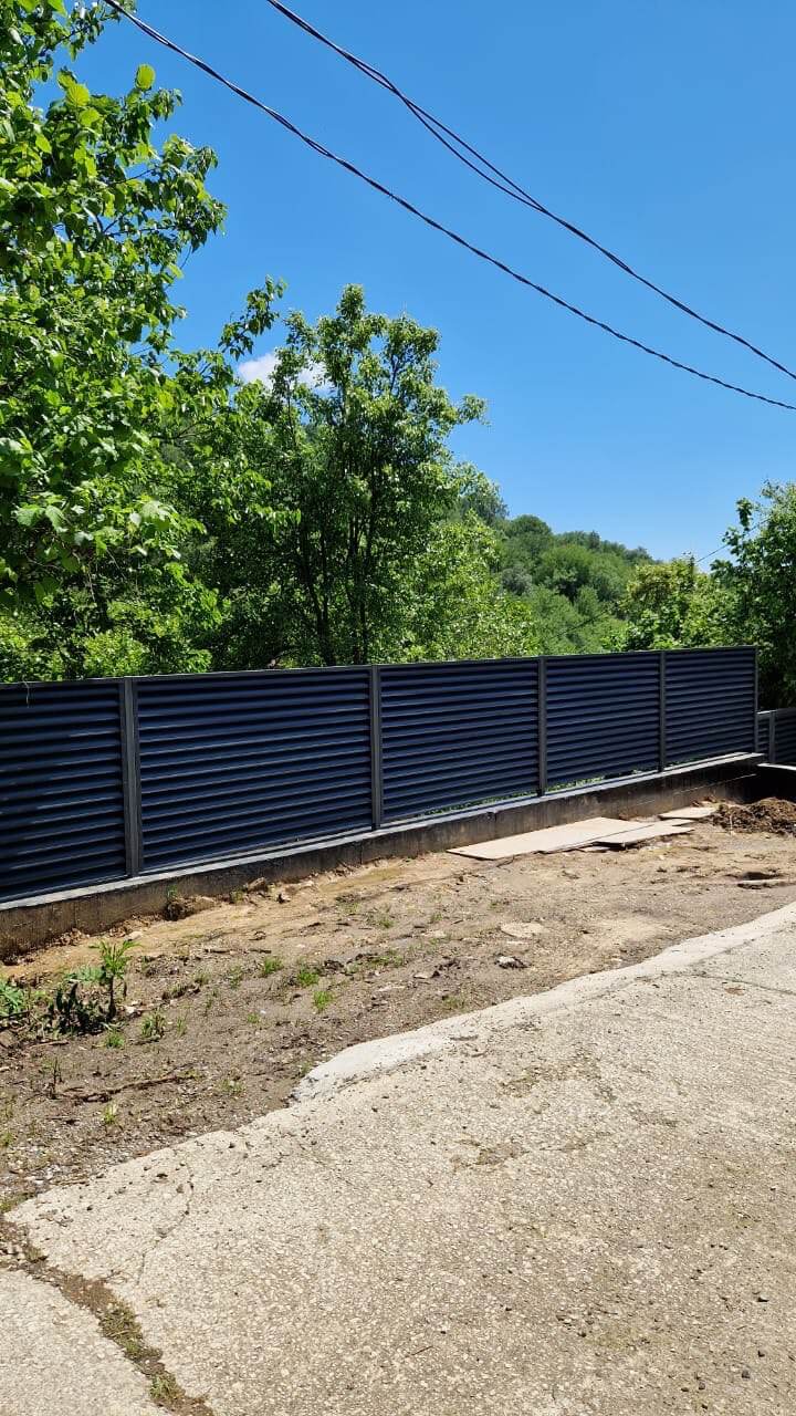 Забор-жалюзи из ламелей еврожалюзи 23м RAL7024/7024 Серый Графит двусторонний МАТТЕ фото 2 в Брянске