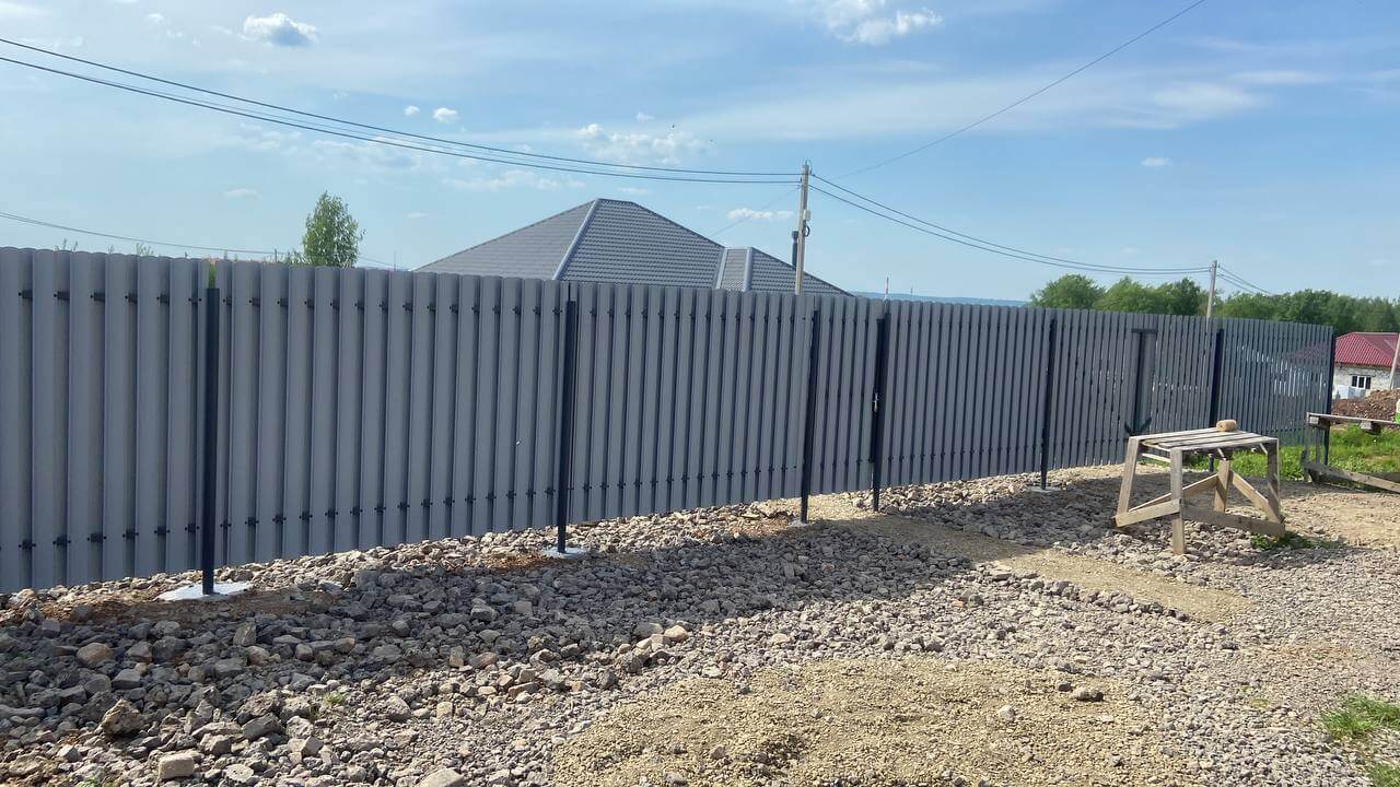 Забор из евроштакетника 16м RAL7024 Серый Графит фото 2 в Брянске