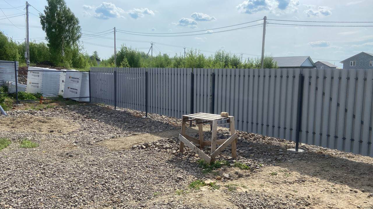 Забор из евроштакетника 16м RAL7024 Серый Графит фото 1 в Брянске