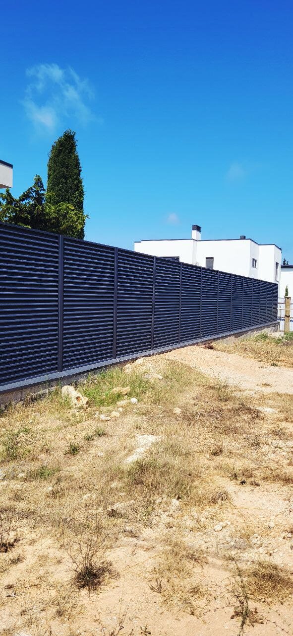 Забор-жалюзи 65м RAL7024/7024 Серый Графит МАТТЕ двусторонний фото 6 в Брянске