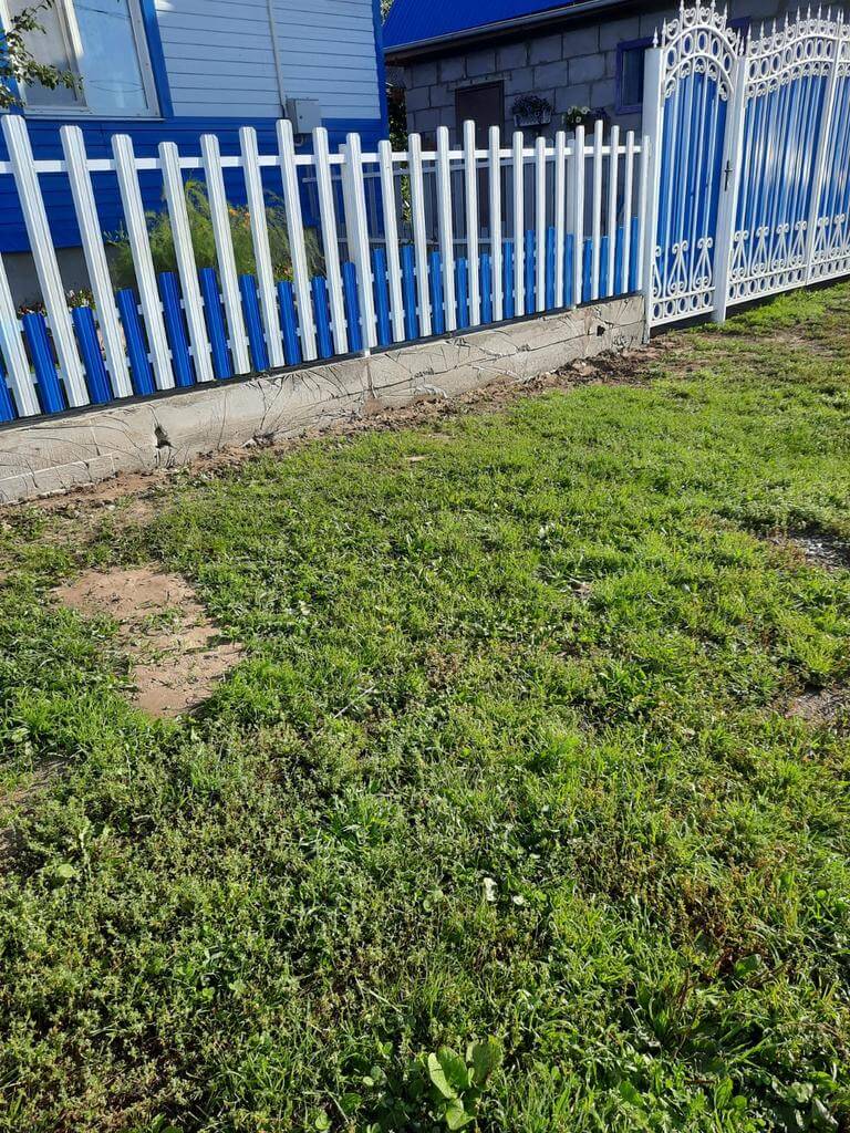Забор из евроштакетника 14м RAL9003 Белый, RAL5005 Синий Сигнал фото 3 в Брянске