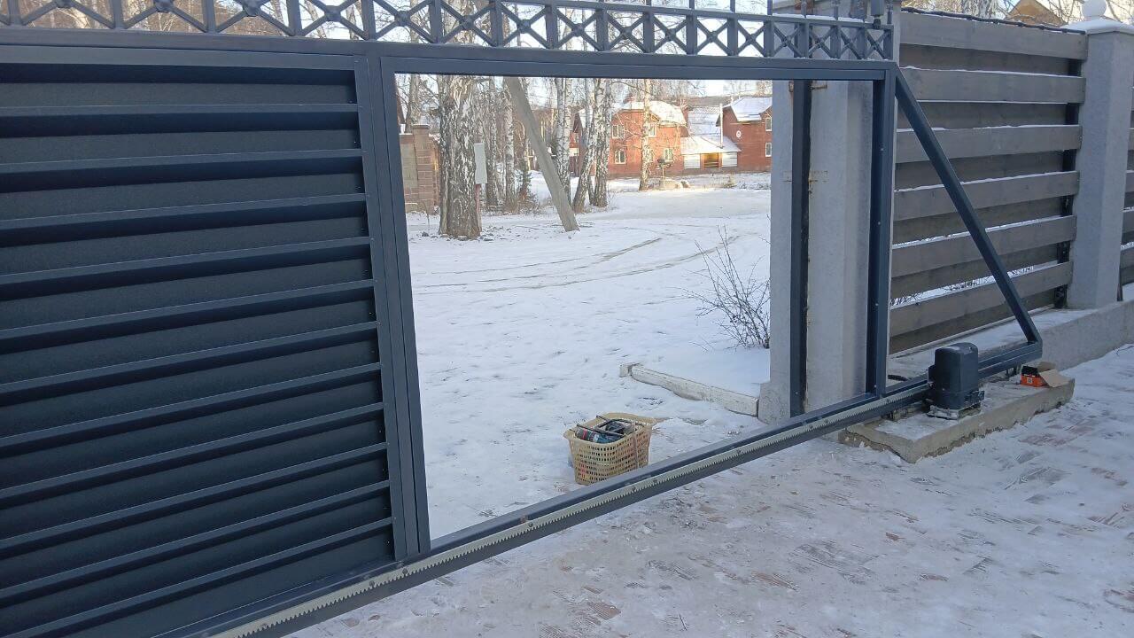 Входная группа из ламелей Хай-Тек RAL7024/7024 Серый Графит двусторонний МАТТЕ фото 10 в Брянске