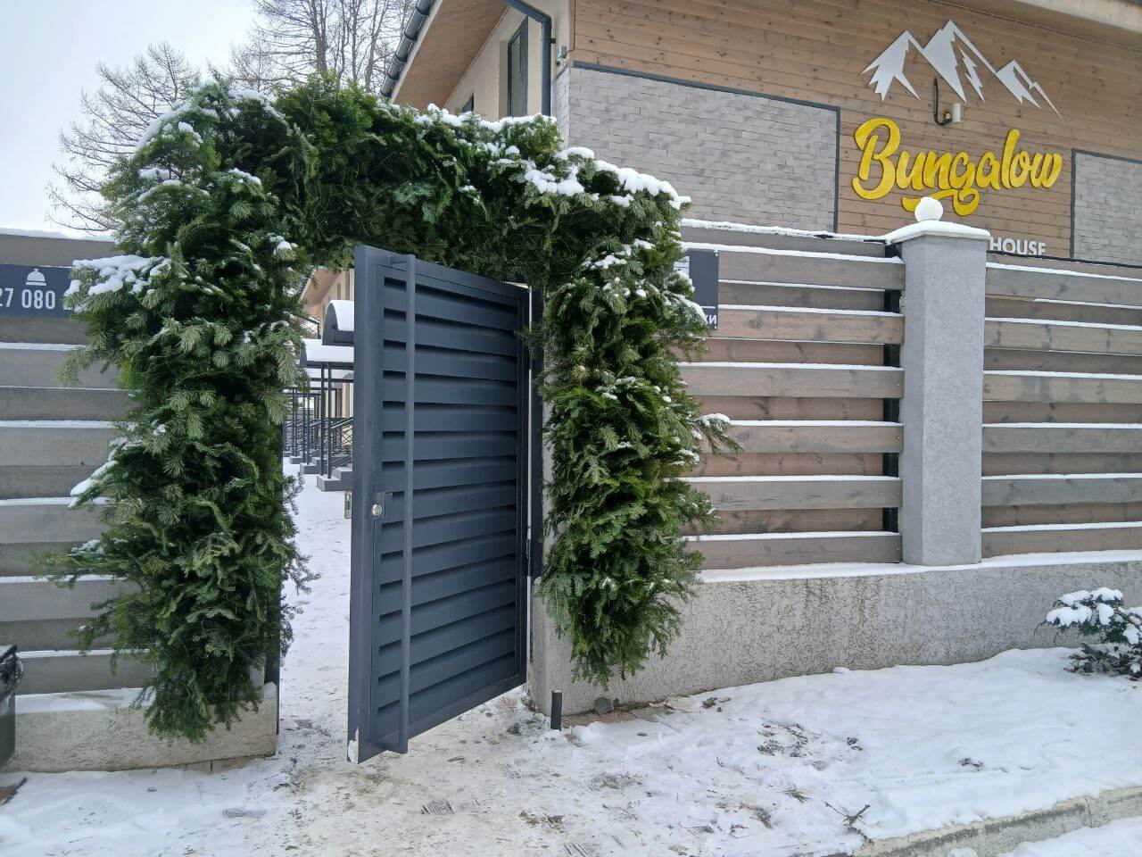 Входная группа из ламелей Хай-Тек RAL7024/7024 Серый Графит двусторонний МАТТЕ фото 15 в Брянске