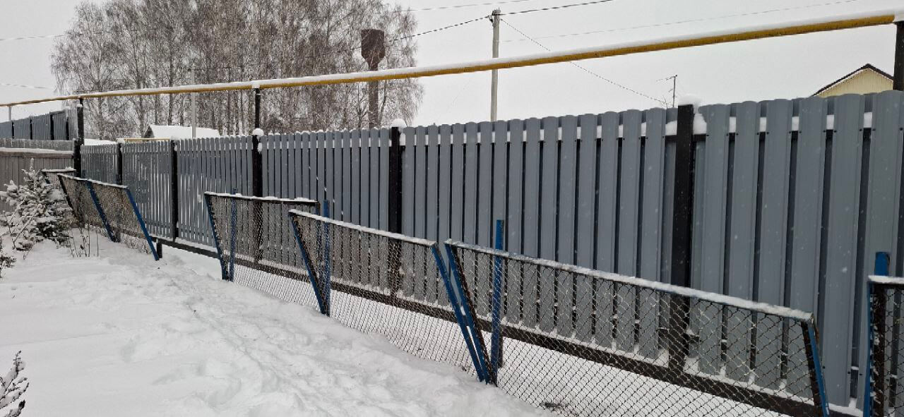 Забор из евроштакетника 27м RAL7024 Серый Графит МАТТЕ фото 5 в Брянске