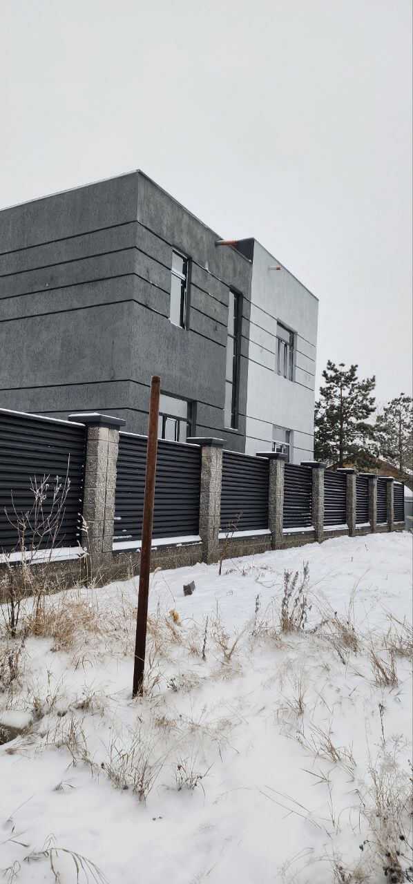 Забор-жалюзи из ламелей ЭКО-Z 66м RAL9005/9005 Черный двусторонний МАТТЕ фото 1 в Брянске