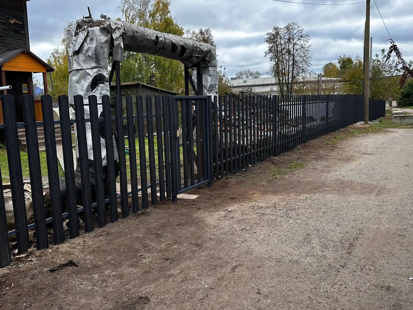 Забор из евроштакетника 63м Черное Дерево 3D Принтек фото 5 в Брянске