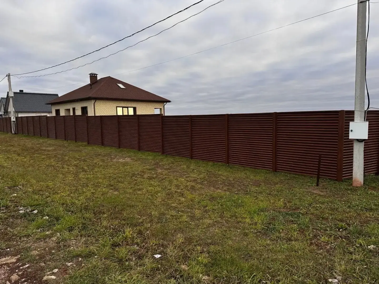 Забор-жалюзи из ламелей ЭКО-Z 58м Темный Дуб 3D Принтек фото 2 в Брянске
