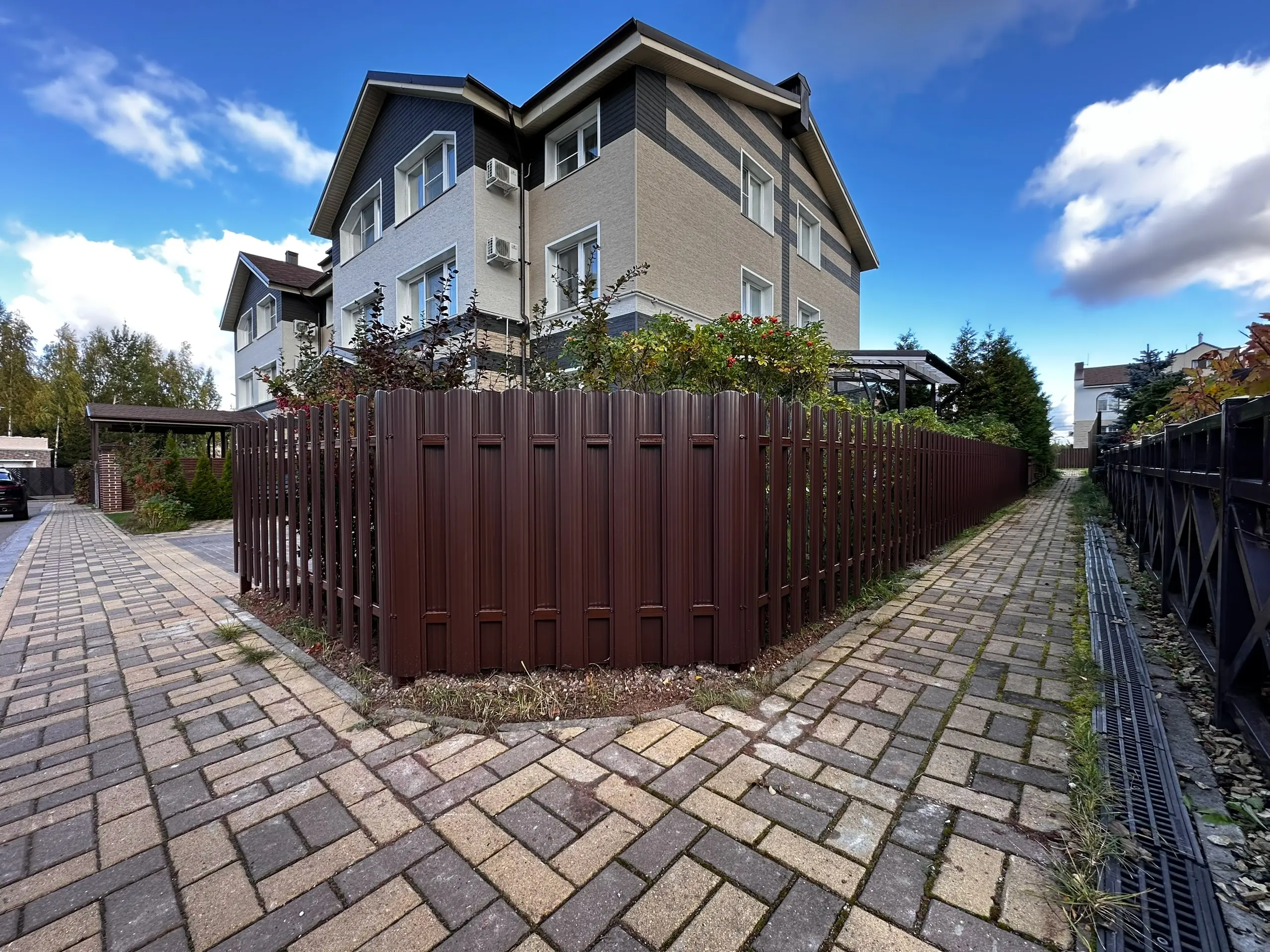 Заборчик из евроштакетника 18м RAL8017/8017 Шоколад двусторонний фото 1 в Брянске