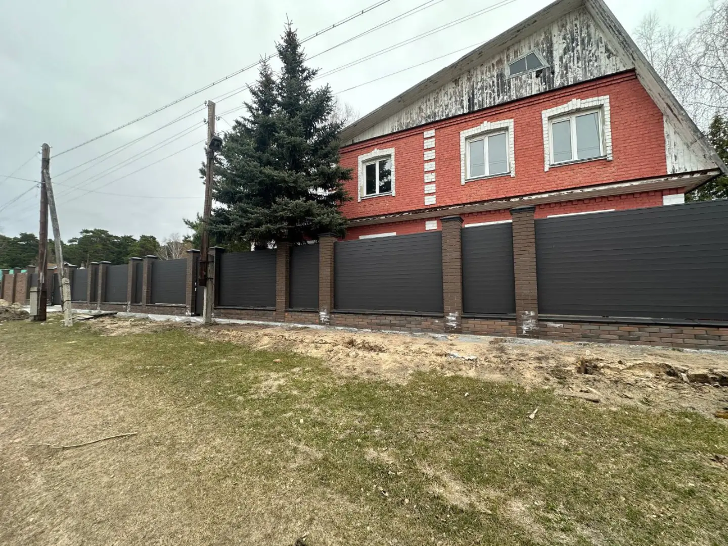 Забор-ранчо из металлического планкена 28м RAL8019 Темный Шоколад МАТТЕ фото 2 в Брянске