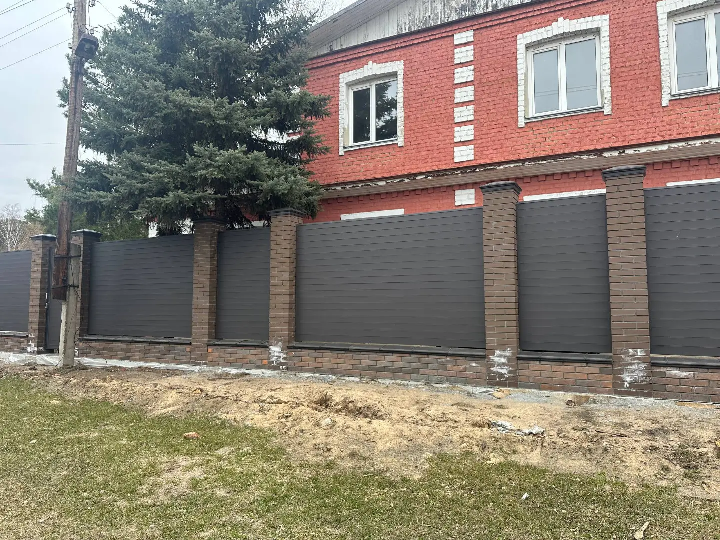 Забор-ранчо из металлического планкена 28м RAL8019 Темный Шоколад МАТТЕ в Брянске