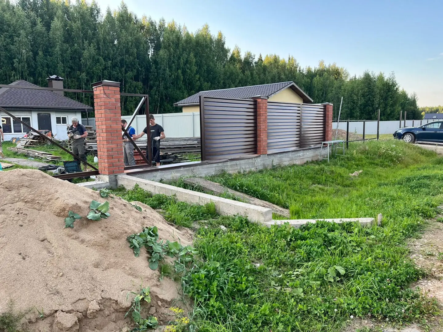 Забор-жалюзи из ламелей Хай-Тек 26м RAL8017/8017 Шоколад двусторонний фото 3 в Брянске